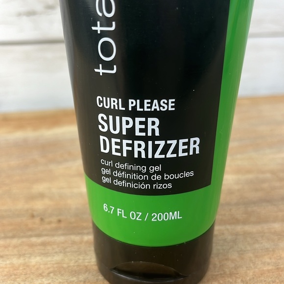 Matrix total results Curl Please Super Defrizzer curl defining gel 6.7 OZ. - Picture 4 of 4